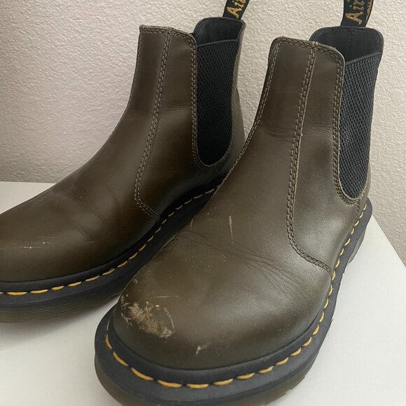Dr. Martens Wanama Leather Olive Green Chelsea Boots size 7 - Picture 1 of 7